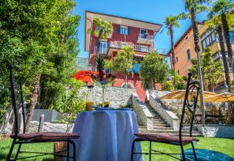 Villa Muralto Rooms & Garden has Balcony rooms