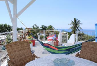 Floralis Terrace has Balcony rooms