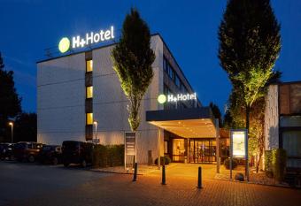 H+ Hotel Bochum allows 18 year olds to book a room