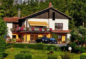 Guesthouse Sanabor has Balcony rooms