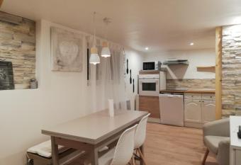 La Citadelle charme et authenticit   allows 18 year olds to book a room