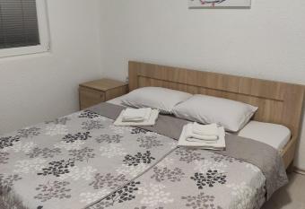 Villa Ivanovi allows 18 year olds to book a room