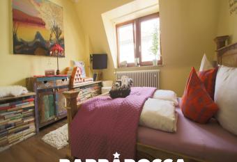 Hotel Barbarossa Garni allows 18 year olds to book a room