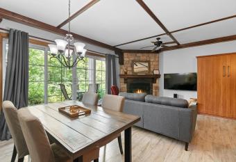 Les Manoirs Wpool & Hot Tub Near Village 120-7 has Balcony rooms