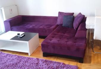 Lili allows 18 year olds to book a room