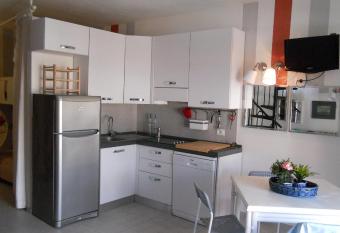 Nicola s Apartments has Balcony rooms