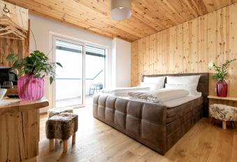 Jacky s M  hle has Balcony rooms