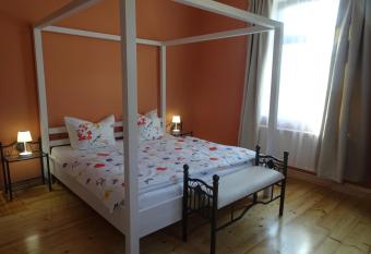 Villa Cosel allows 18 year olds to book a room