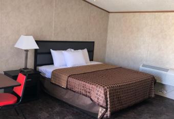 Monahans Country Inn has Balcony rooms