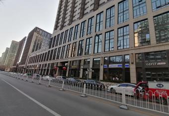 Xinjinshan Yijia Condo Hotel has Balcony rooms