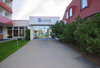 Palangos Linas allows 18 year olds to book a room