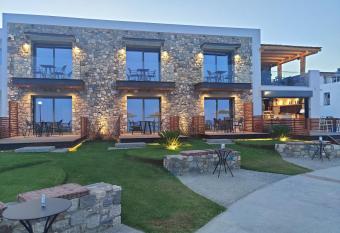 NISSEA Boutique Hotel allows 18 year olds to book a room