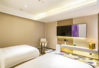 Lavande Hotel Beijing Jiuxianqiao Dongfeng South Road allows 18 year olds to book a room