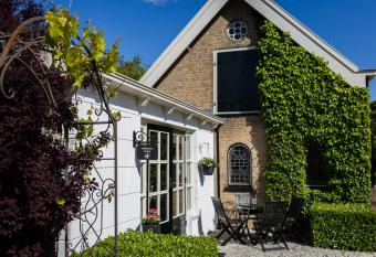 B&B Wilhelmina s Cottage has Balcony rooms