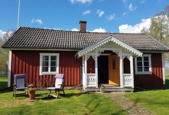 Lillastugan S  tuna allows 18 year olds to book a room