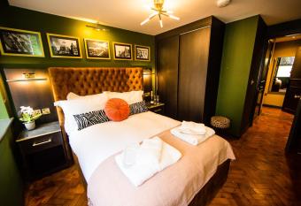 Maison Parfaite LS1 - Luxury City Centre Suites allows 18 year olds to book a room