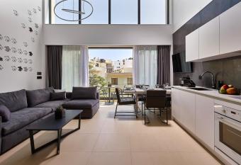 City Lion by Semavi has Balcony rooms