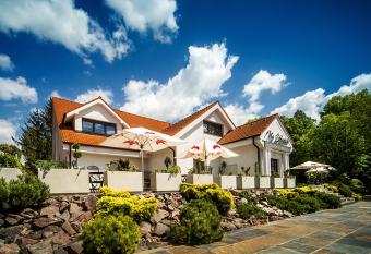 Penzion Na Sklep  ch allows 18 year olds to book a room