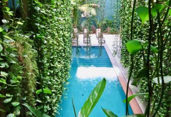 PALMARENA by Nah Hotels allows 18 year olds to book a room