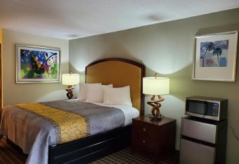 PALMETTO INN AND SUITES has Smoking rooms