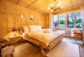 Wasserfallh  sli in Lauterbrunnen, near Interlaken, M  rren, Wengen allows 18 year olds to book a room