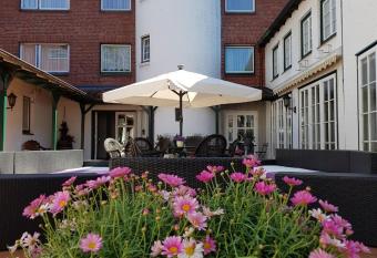 Hotel Freihof am Roland allows 18 year olds to book a room