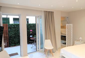 Corfu Town Luxury Studios -D has Balcony rooms