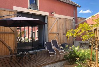 L Escale Bellifontaine allows 18 year olds to book a room