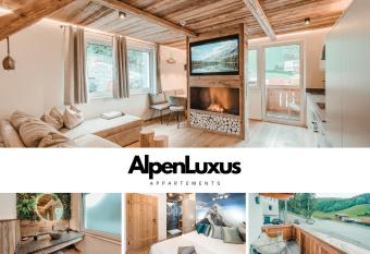 OLDWOOD CHALET by AlpenLuxus Appartements has Balcony rooms
