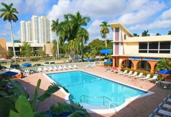 Bposhtels Hollywood Florida allows 18 year olds to book a room