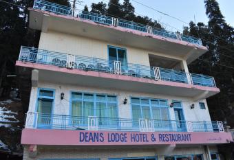 Deans Lodge Hotel & Restaurant has Balcony rooms