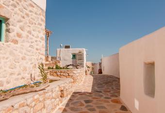 Dimitrakis Guesthouse has Balcony rooms