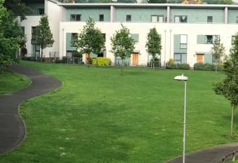 Colchester Lodge - Tastefully Furnished 3 Bedroom House in Colchester City Centre allows 18 year olds to book a room