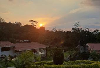 Finca Villa Elenita allows 18 year olds to book a room