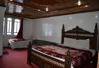 Track View Hotel allows 18 year olds to book a room