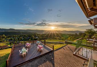 Stillo Gramado Linha Bonita allows 18 year olds to book a room