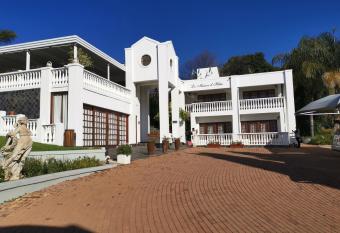 Erasmus manor Guest House allows 18 year olds to book a room