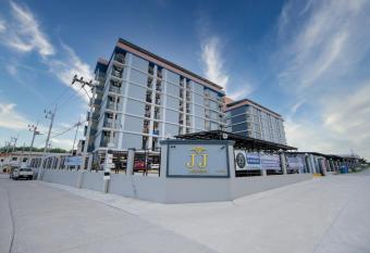 JJ Residence allows 18 year olds to book a room