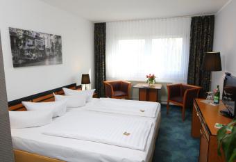 Airport Hotel Erfurt allows 18 year olds to book a room