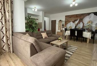 Apartament Orhideea Cristina allows 18 year olds to book a room