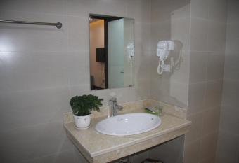 SUN HOTEL & APARTMENT has Balcony rooms