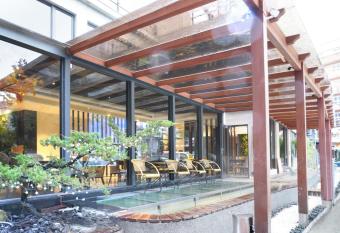 Gamalan Spring Hotel allows 18 year olds to book a room