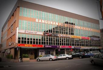 Tropicana Hotel allows 18 year olds to book a room