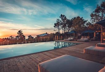 Charm Nature allows 18 year olds to book a room