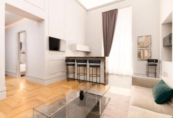 limehome Lecce Palazzo BN allows 18 year olds to book a room