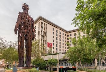 City Lodge Hotel Hatfield, Pretoria allows 18 year olds to book a room