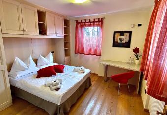 Appartamento Le Colonne has Balcony rooms