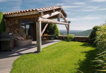 La Chomotte has Balcony rooms