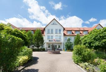 Hotel Montana has Smoking rooms