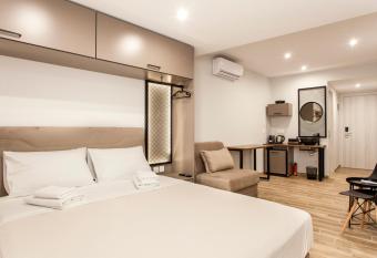 Raise The Heraklion Project has Balcony rooms